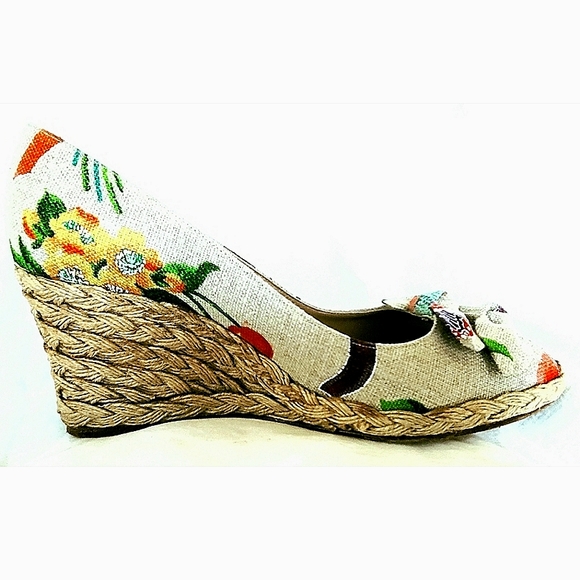 COPY - Stuart Weitzman Peep Toe Canvas Espadrille Wedges, Floral, Size 8.5 - Picture 2 of 6